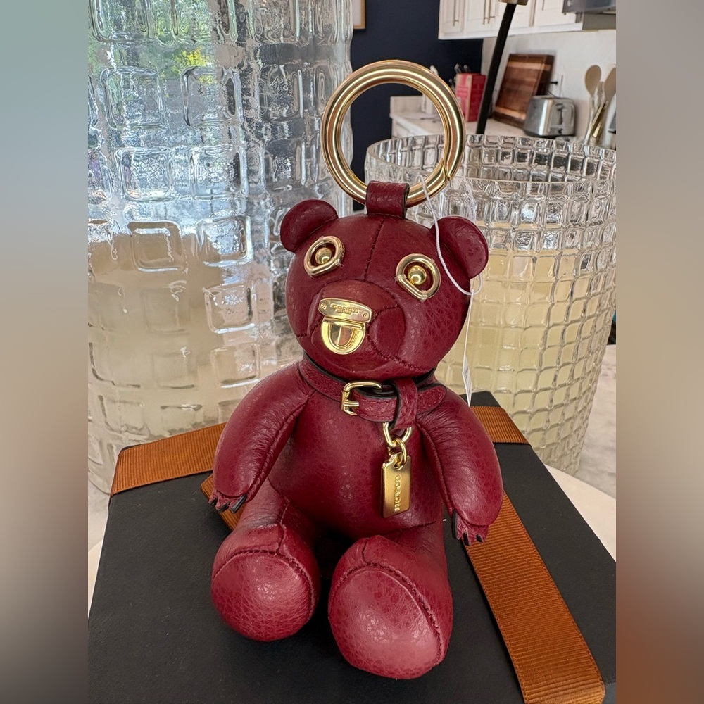COACH Ruby Red Leather Bear Keychain/Charm 🧸♥️ *New with Tags♥️🧸